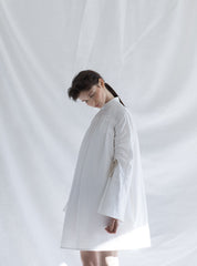 MAY BERNARDI Graues Kleid mit geraffter Front und Ärmeln für Damen, made in Europe, fair, organbi, eco-friendly - the wearness online-shop 