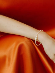 SASKIA DIEZ Perlen Armband aus echten Süßwasserperlen, Schmuck, Armreif, Armband, handmalade, fair, female empowerment, zero waste, recycled, handcrafted - the wearness online-shop 