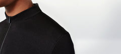 EANCE Merino-Jacke für Herren, Jersey Jacke für Männer in schwarz, Merino Sportjacke für Herren, OEKOTEX zertifizierte Jacke, fair hergestellte Jacke für Männer, nachhaltige Sportmode Herren, made in Europe, fair, female empowerment, ecofriendly, shop now- the wearness online-shop